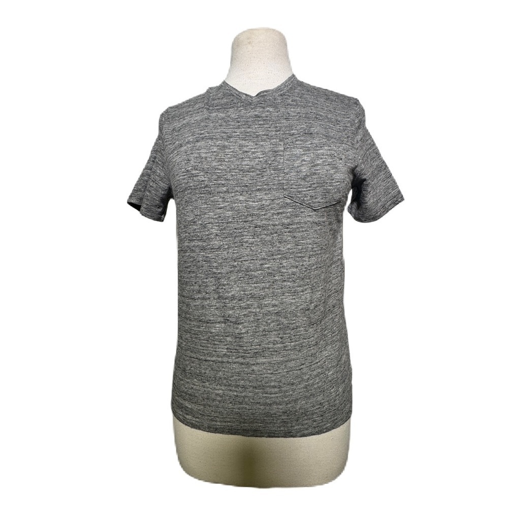 Gap Woman’s V-neck T-shirt Size XL
